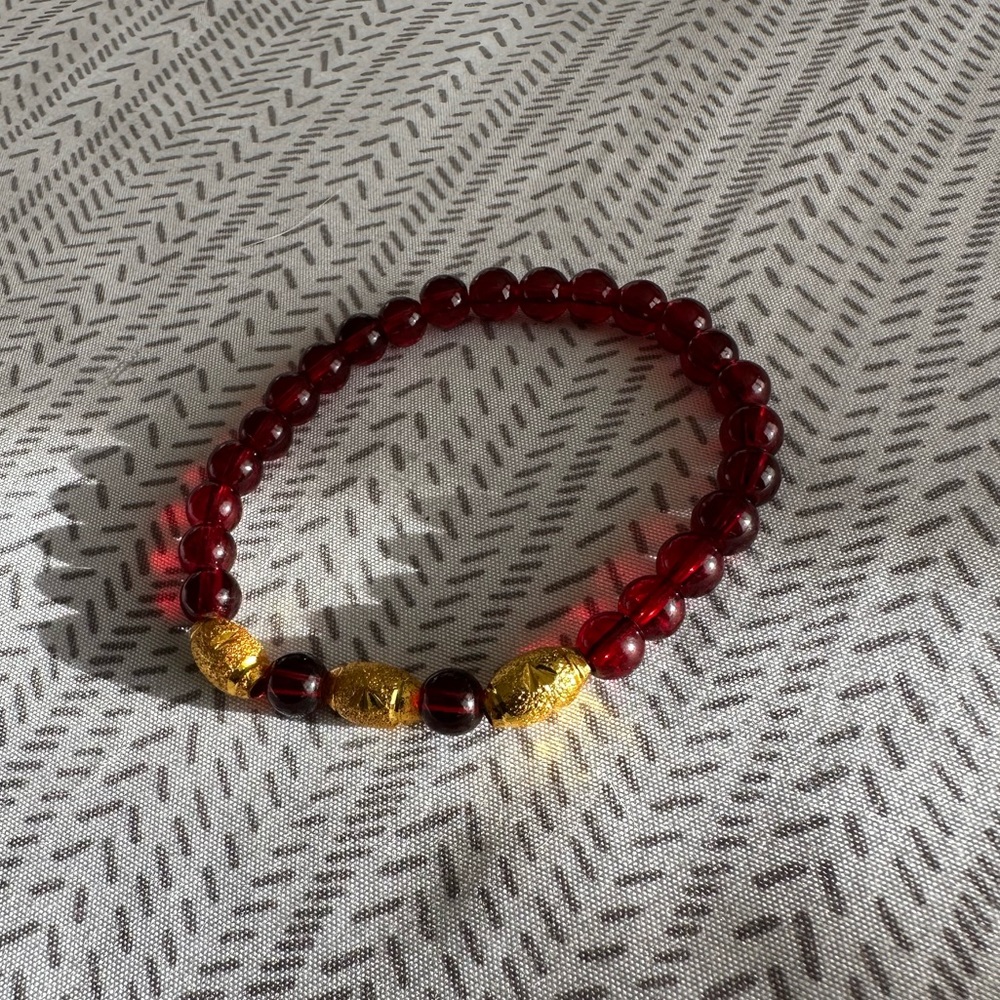 Gold accent bracelet
